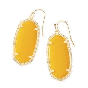 Kendra Scott “Elle” Yellow/Gold